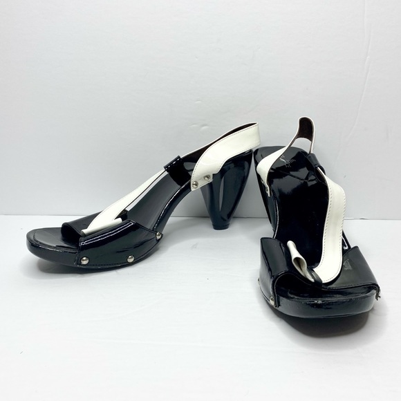 Vintage Grace Patent Slingback with Cutout Heels - Picture 2 of 9